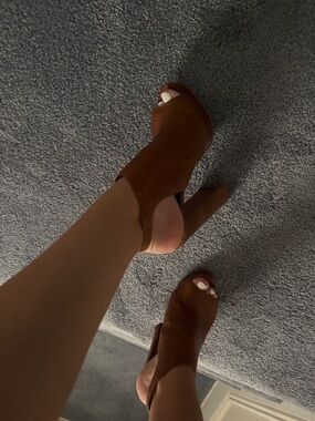 Steve Madden Brown Suede Open-Toe Block Heel Sandals